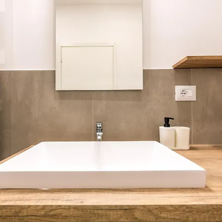 Guest Planet - Fondazione Prada's Two Apartment